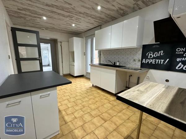 Maison à louer 7 pièces 161.16m² Wambaix (59400)