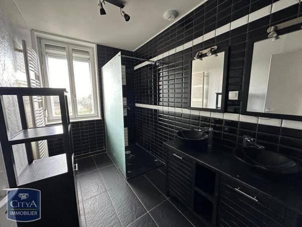 Maison à louer 7 pièces 161.16m² Wambaix (59400)