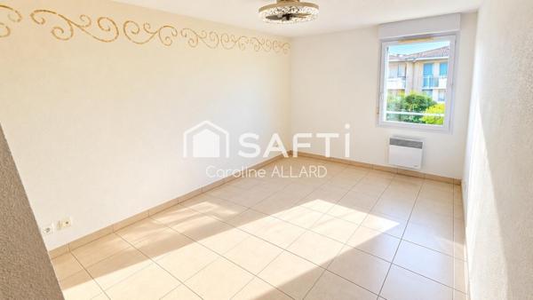 APPARTEMENT T3 DANS RESIDENCE PRIVEE AVEC PISCINE/GARDIEN/2 PLACES DE PARKING