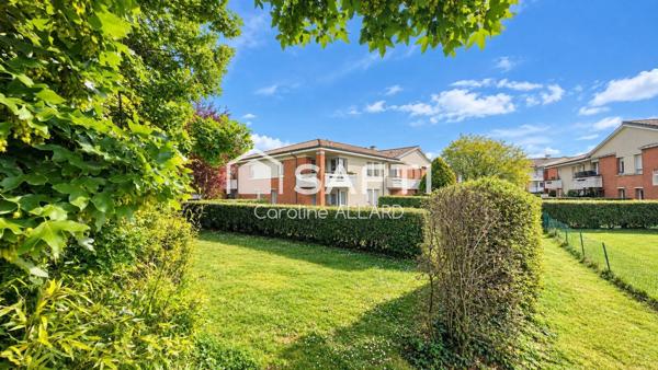 APPARTEMENT T3 DANS RESIDENCE PRIVEE AVEC PISCINE/GARDIEN/2 PLACES DE PARKING