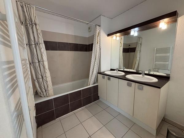 Appartement meublé 3 pièces de 54 m² avec terrasse, climatisation et 2 places de parking - Montpellier