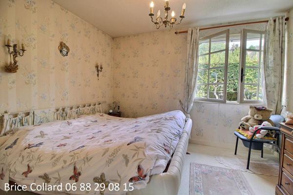 60290 CAUFFRY Grande maison familiale 6 chambres sur sous-sol total + 2 garages