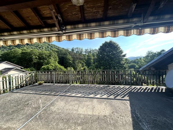 5' de VOIRON Maison 4 chambres, grand terrain, atelier