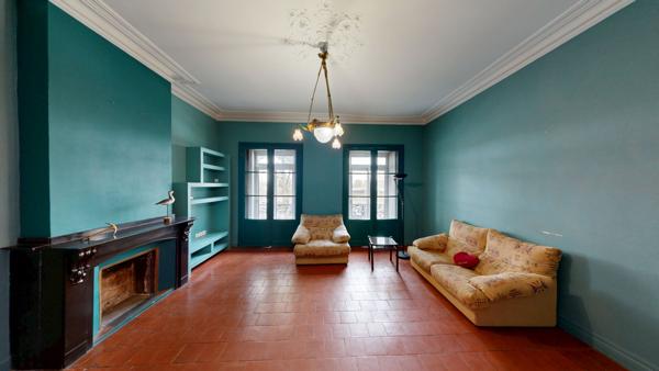 À VENDRE ! Appartement haussmannien avec grande terrasse et garage - Centre de Narbonne