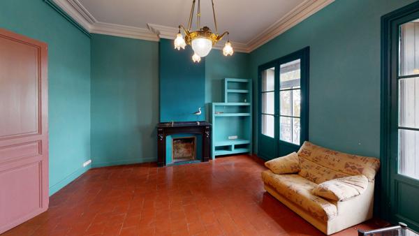 À VENDRE ! Appartement haussmannien avec grande terrasse et garage - Centre de Narbonne