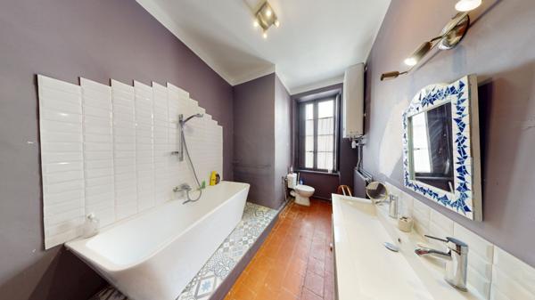 À VENDRE ! Appartement haussmannien avec grande terrasse et garage - Centre de Narbonne