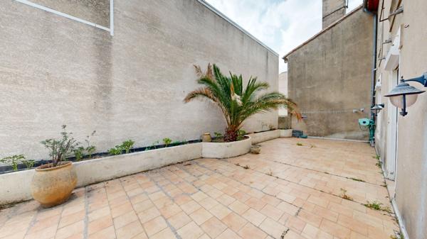 À VENDRE ! Appartement haussmannien avec grande terrasse et garage - Centre de Narbonne