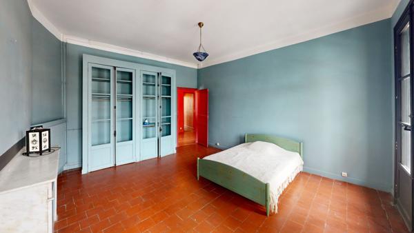 À VENDRE ! Appartement haussmannien avec grande terrasse et garage - Centre de Narbonne