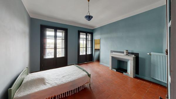 À VENDRE ! Appartement haussmannien avec grande terrasse et garage - Centre de Narbonne