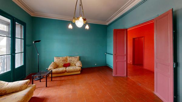 À VENDRE ! Appartement haussmannien avec grande terrasse et garage - Centre de Narbonne