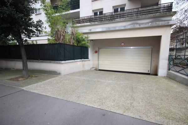 Vente                                                      Parking
                        
                                         12 m2                     à Asnières-sur-Seine
