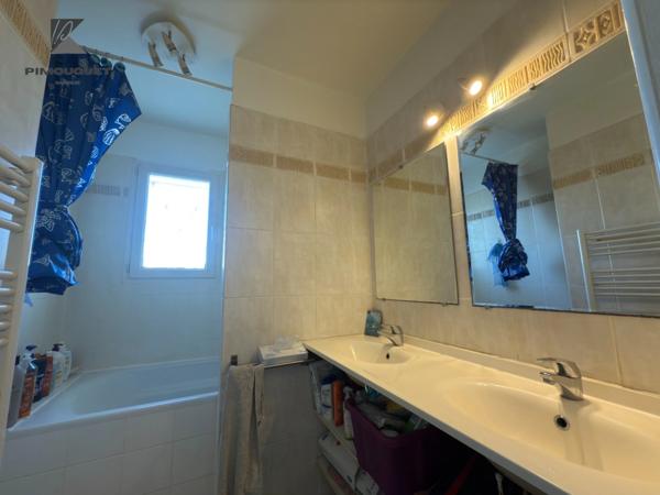 Maison contemporaine à Faleyras – 133 m² habitables sur un grand terrain divisible