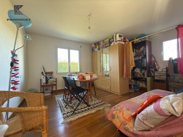 Maison contemporaine à Faleyras – 133 m² habitables sur un grand terrain divisible