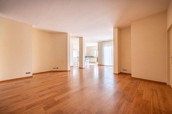 À Vendre ? Appartement T5 de 171 m² ? Idéal Colocation ou Bureaux ? Niort (La Gare)