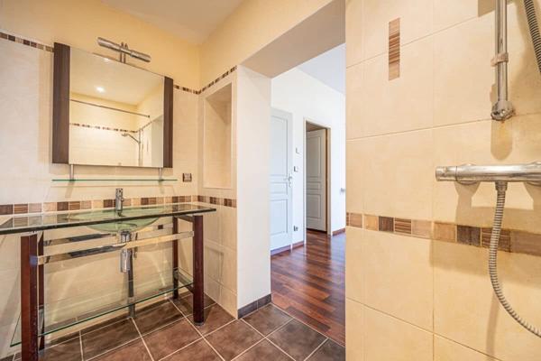 À Vendre ? Appartement T5 de 171 m² ? Idéal Colocation ou Bureaux ? Niort (La Gare)