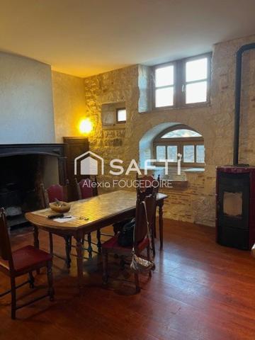 MAISON EN PIERRE TYPE 9 DANS LE VILLAGE DE CASTELNEAU DE MONTMIRAL