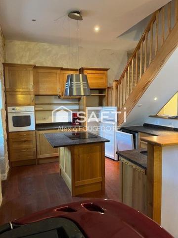 MAISON EN PIERRE TYPE 9 DANS LE VILLAGE DE CASTELNEAU DE MONTMIRAL