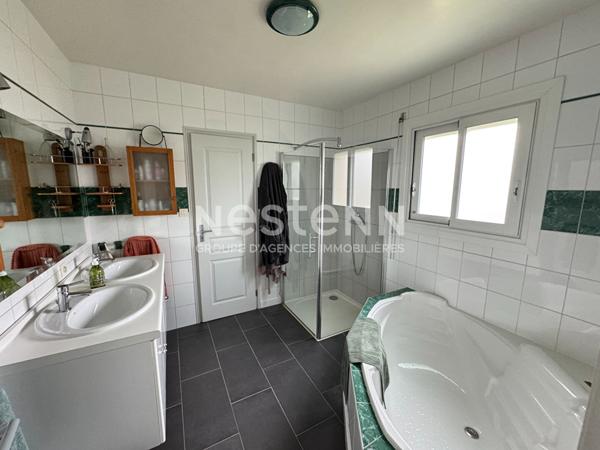 Maison familiale - Centre-ville de Locminé - 4 chambres - 810 M² de terrain