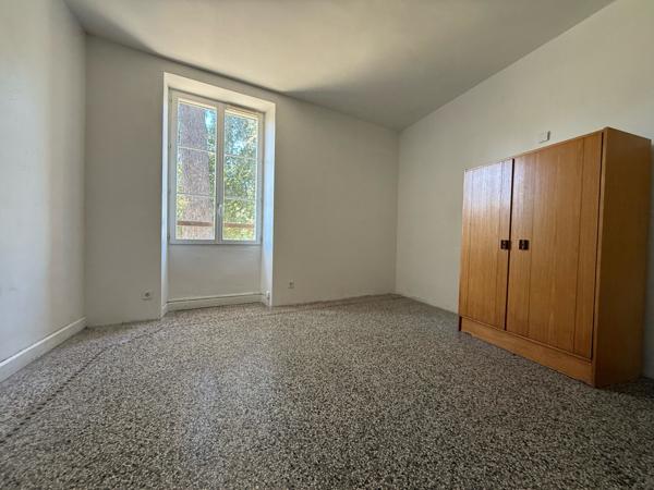 Lodève (34700) EN EXCLUSIVITE !!! Appartement de 371m² + Garage de 80m²