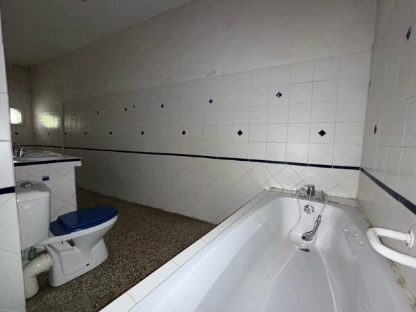 Lodève (34700) EN EXCLUSIVITE !!! Appartement de 371m² + Garage de 80m²