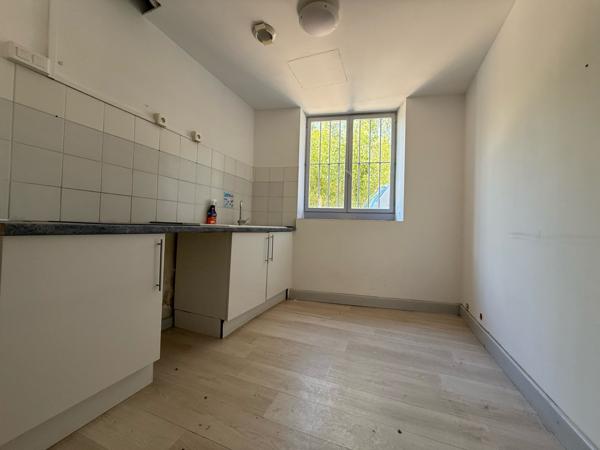 Lodève (34700) EN EXCLUSIVITE !!! Appartement de 371m² + Garage de 80m²