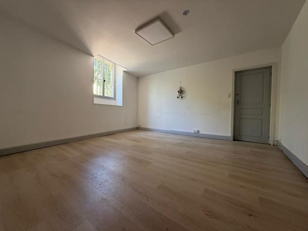 Lodève (34700) EN EXCLUSIVITE !!! Appartement de 371m² + Garage de 80m²