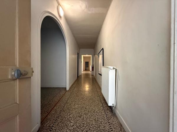 Lodève (34700) EN EXCLUSIVITE !!! Appartement de 371m² + Garage de 80m²