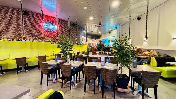 SEYNOD – RESTAURANT BRASSERIE À FORTE NOTORIÉTÉ – EMPLACEMENT N°1 EN GALERIE COMMERCIALE