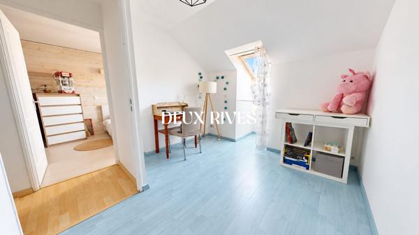 Nantes SUD , Magnifique T4 duplex en dernier étage avec garage