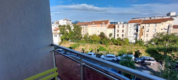 Les facs !! studio + balcon