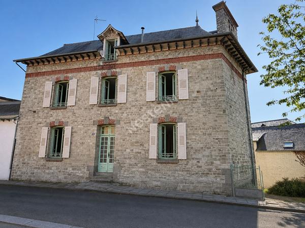 Maison de caractère à vendre à Châteaugiron / Centre-ville