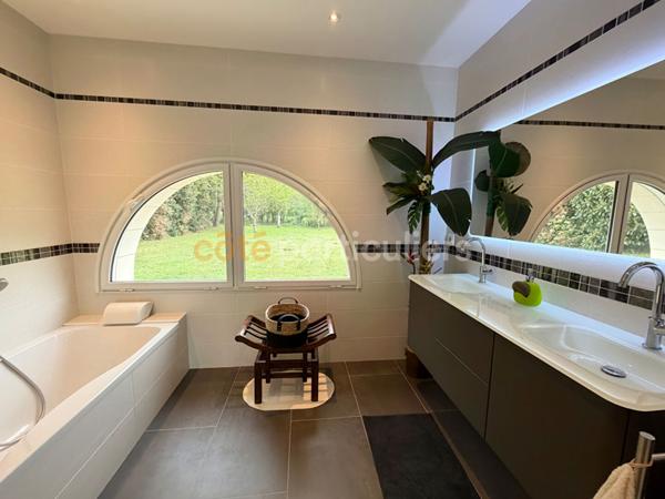Vente Maison220 m² - 11 Pièces - SAINT OUEN LES VIGNES (37530)