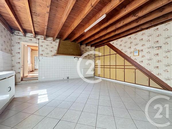 Maison à vendre  5 pièces - 151,50 m 2   LE SEURE  - 17