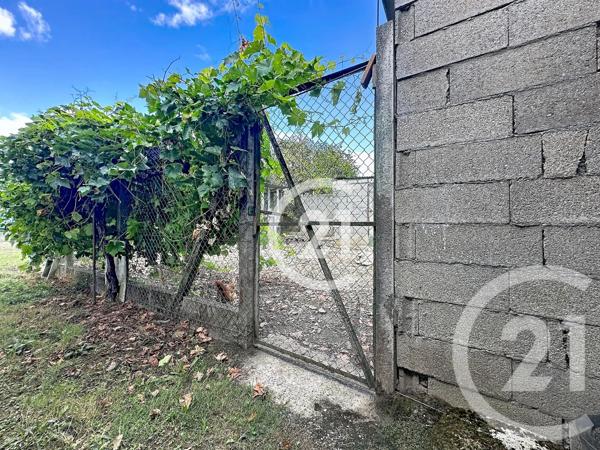 Maison à vendre  5 pièces - 151,50 m 2   LE SEURE  - 17
