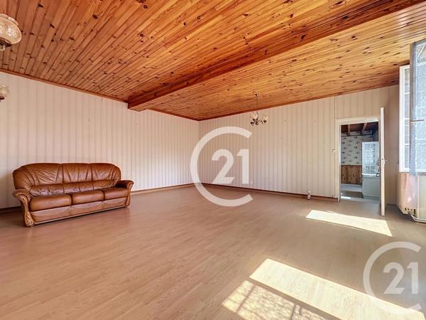 Maison à vendre  5 pièces - 151,50 m 2   LE SEURE  - 17