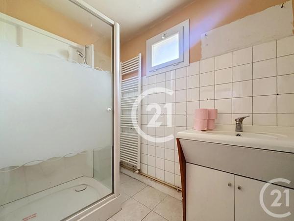 Maison à vendre  5 pièces - 151,50 m 2   LE SEURE  - 17
