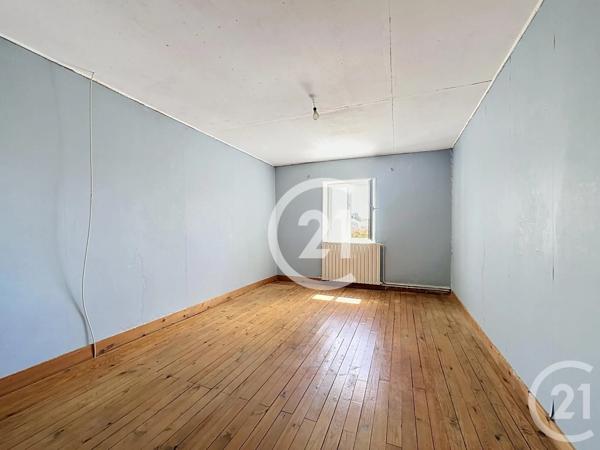 Maison à vendre  5 pièces - 151,50 m 2   LE SEURE  - 17