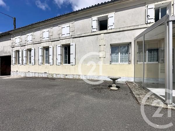 Maison à vendre  5 pièces - 151,50 m 2   LE SEURE  - 17