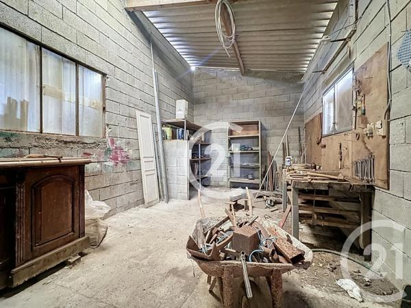 Maison à vendre  5 pièces - 151,50 m 2   LE SEURE  - 17