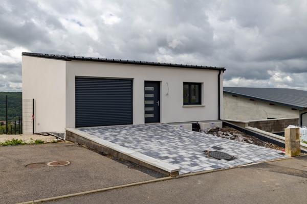 Maison NEUVE DISPONIBLE - Secteur résidentiel