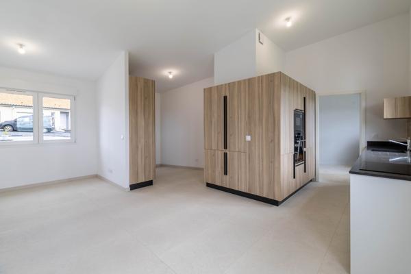 Maison NEUVE DISPONIBLE - Secteur résidentiel