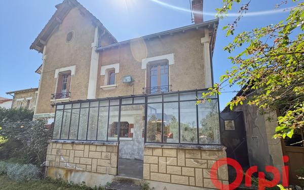 Maison à vendre    5 pièces •  Saint-Amand-Montrond