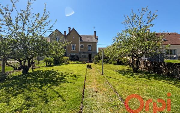 Maison à vendre    5 pièces •  Saint-Amand-Montrond