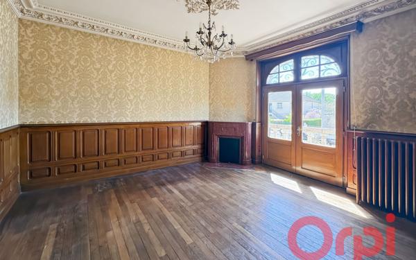 Maison à vendre    5 pièces •  Saint-Amand-Montrond
