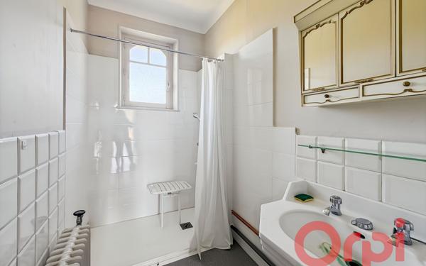 Maison à vendre    5 pièces •  Saint-Amand-Montrond
