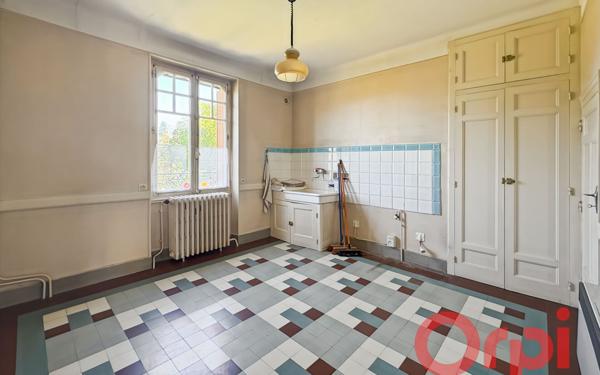 Maison à vendre    5 pièces •  Saint-Amand-Montrond