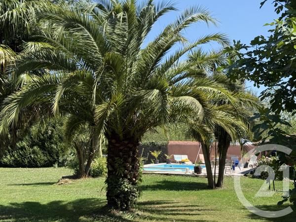 Maison à vendre  20 pièces - 660 m2 URT - 64