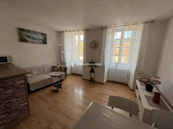 Vente                                                      Immeuble
                        
                     5 pièces                      188 m2                     à Millau
