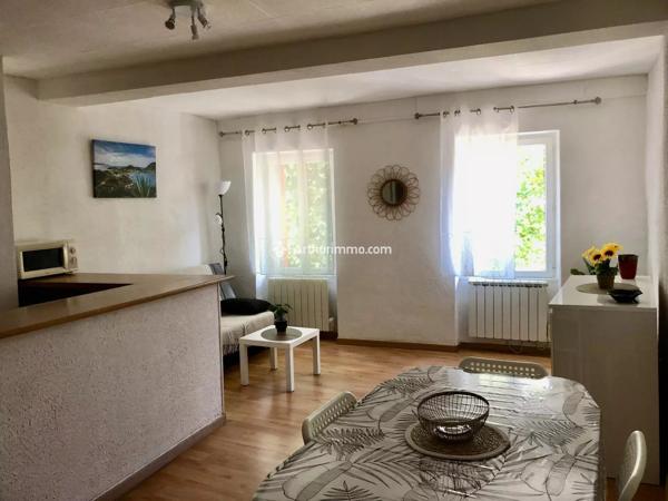 Vente                                                      Immeuble
                        
                     5 pièces                      188 m2                     à Millau