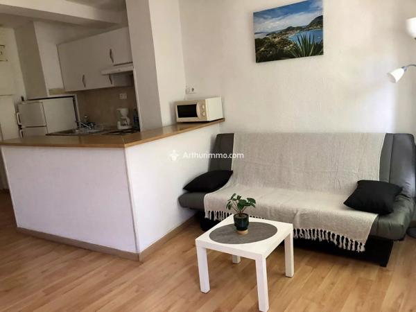 Vente                                                      Immeuble
                        
                     5 pièces                      188 m2                     à Millau